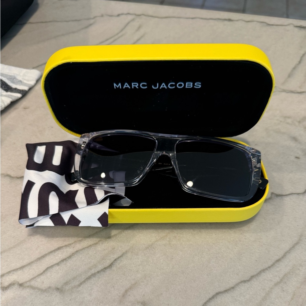 Marc Jacobs Sunglasses Clear & Black Square Frame Marc
Icon 096/S OMNG 90 - Picture 13 of 16